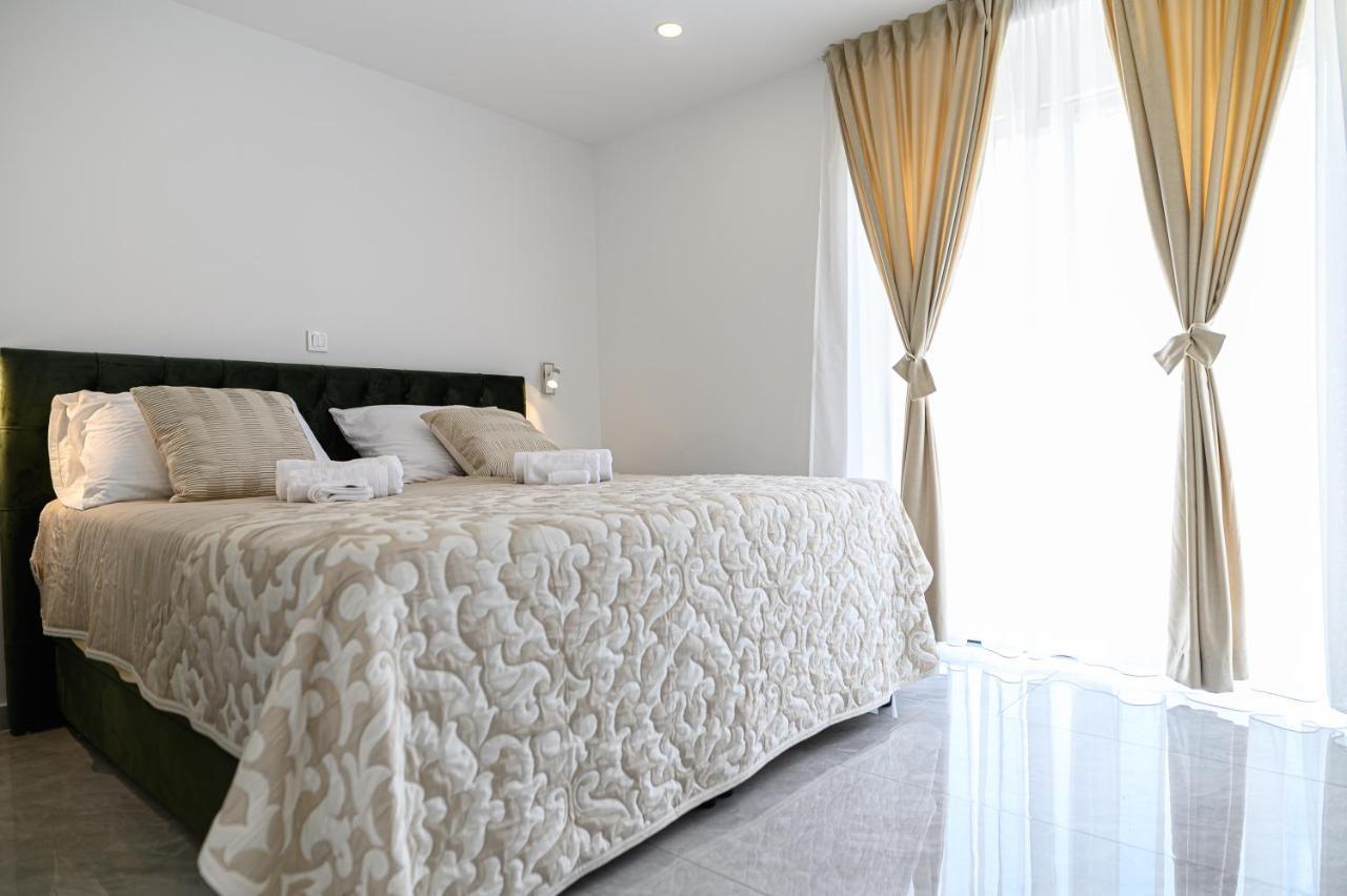 Luxury Rooms Green And Gold Split Exteriér fotografie