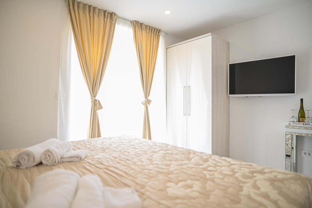 Luxury Rooms Green And Gold Split Exteriér fotografie